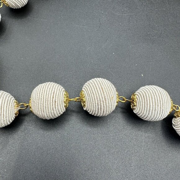 Vtg Cord Wrapped White Bead Ball Necklace Lightweight Gold Tone Caps Summer 21" - Picture 4 of 11
